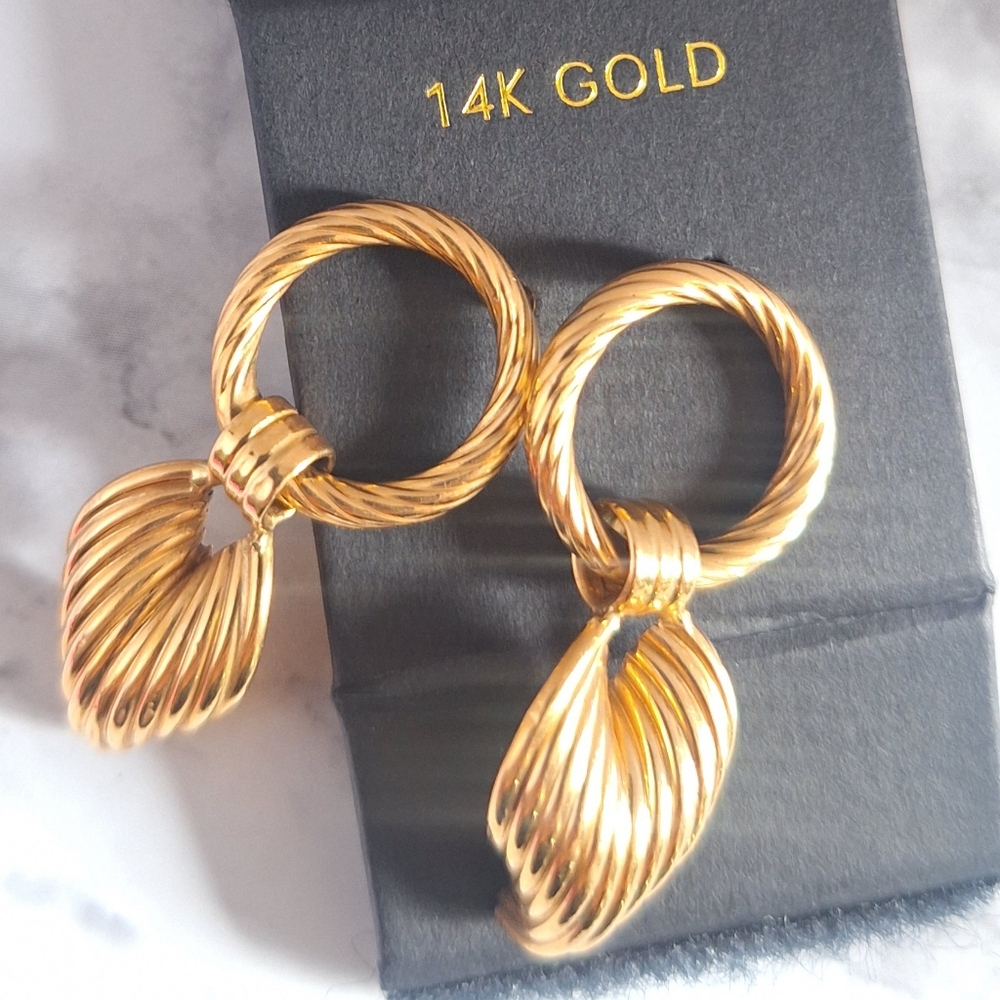 Vintage Earrings In 14k Yellow Gold - Picture 8 of 15